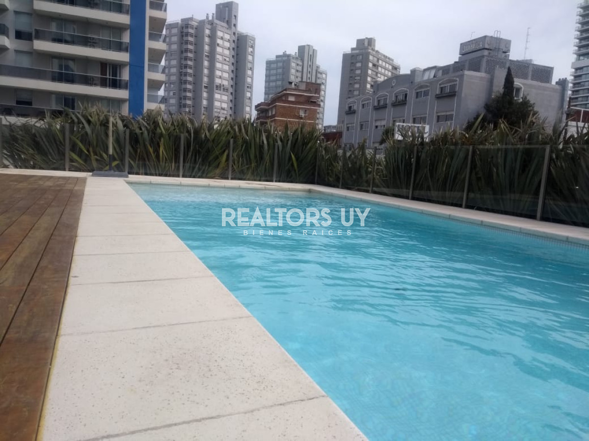 Apartamento ID.493 - Vende apartamento de 2 dormitorios y medio, Punta del Este 