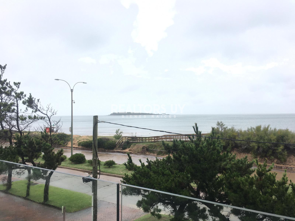 Apartamento ID.168 - Con hermosa vista le traemos en venta este comodo Departamento