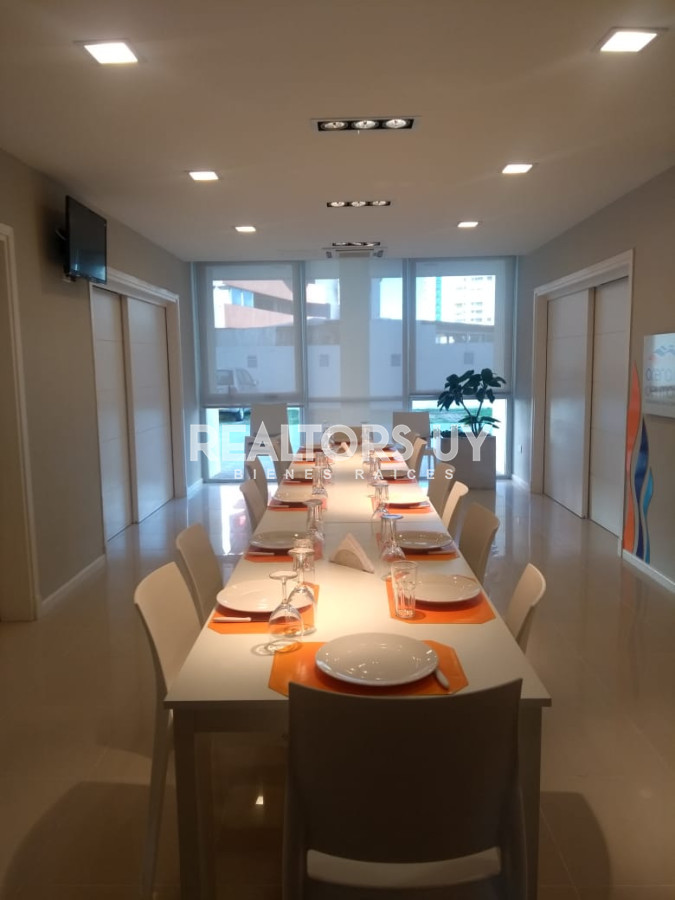 Apartamento ID.493 - Vende apartamento de 2 dormitorios y medio, Punta del Este 