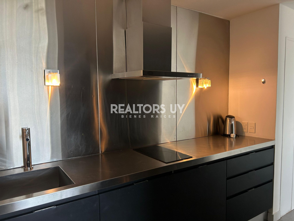 Apartamento ID.107 - Apartamento en Venta de 2 dormitorios en Av. Roosevelt , Punta del este 