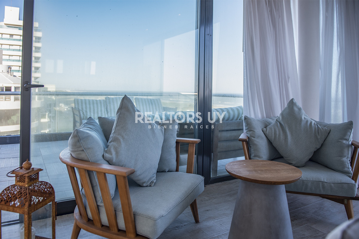 Apartamento ID.459 - Apartamento Penthouse, frente al mar, playa brava, 3 dormitorios con hermosa vista