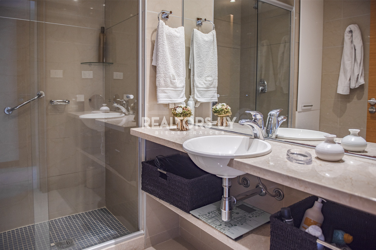Apartamento ID.459 - Apartamento Penthouse, frente al mar, playa brava, 3 dormitorios con hermosa vista