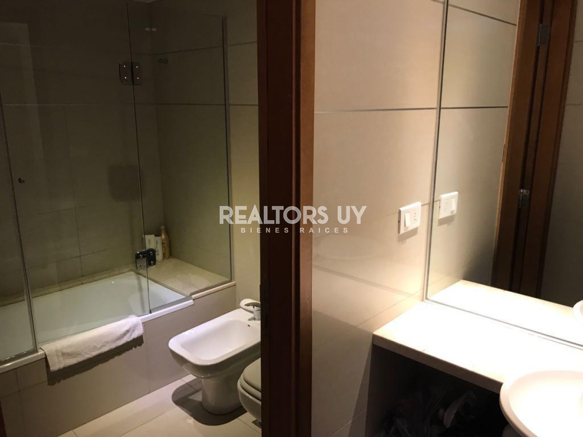 Apartamento ID.39 - Vende departamento de 1 dormitorio y medio en Roosevelt , Punta del Este 
