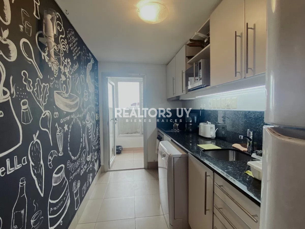 Apartamento ID.460 - Vende impecable departamento, comodo e iluminado de 3 dormitorios en Peninsula..