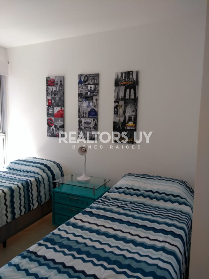 Apartamento ID.493 - Vende apartamento de 2 dormitorios y medio, Punta del Este 