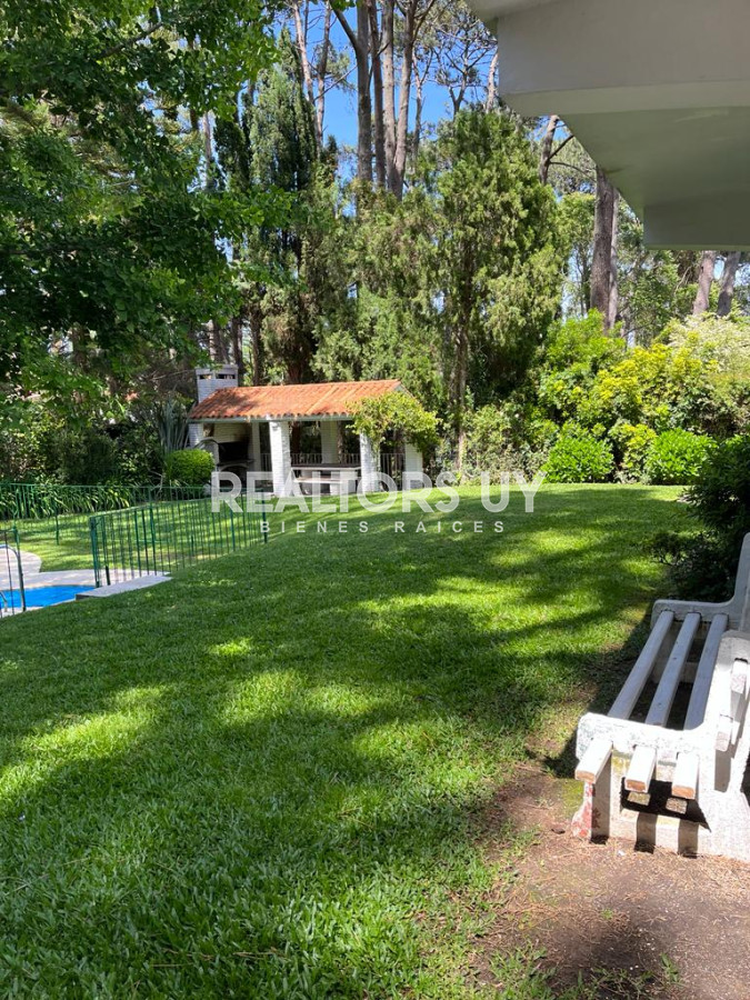 Casa ID.70 - Gran casa estilo tradicional de 4 dormitorios en venta en Playa Mansa