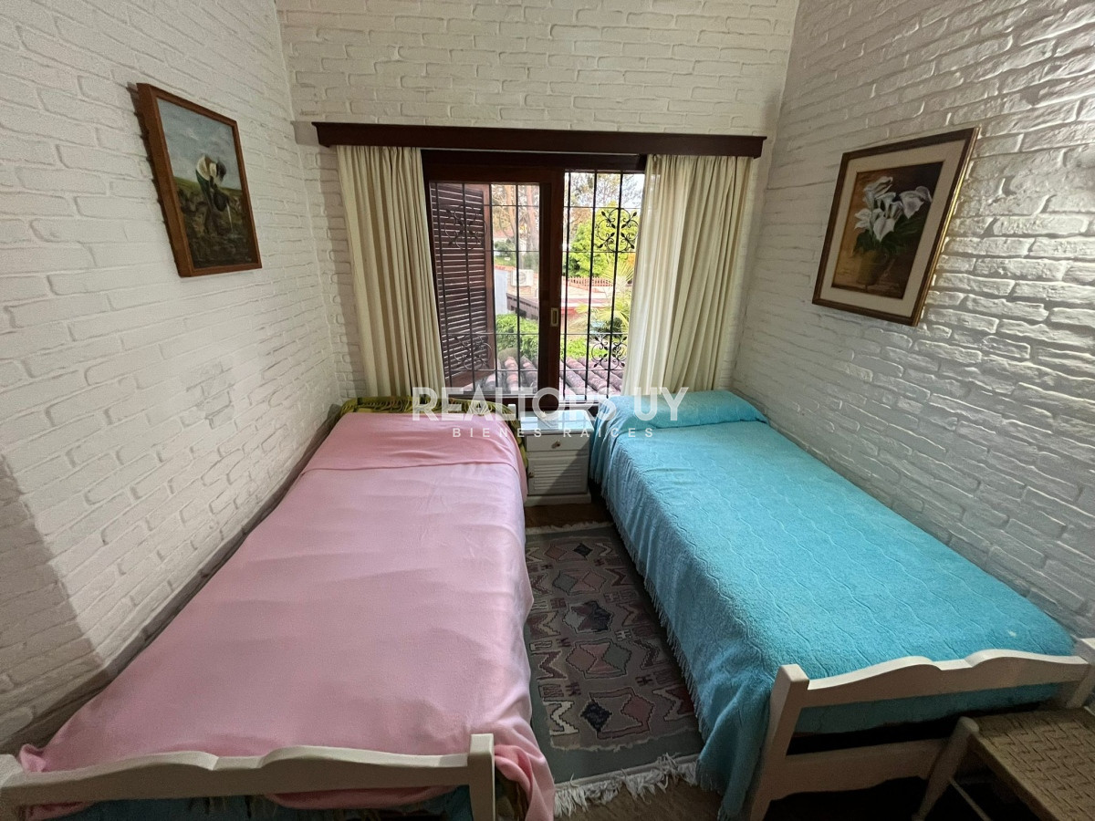 Casa ID.330 - Vende casa de 3 dormitorios en Pinares, Punta del Este 