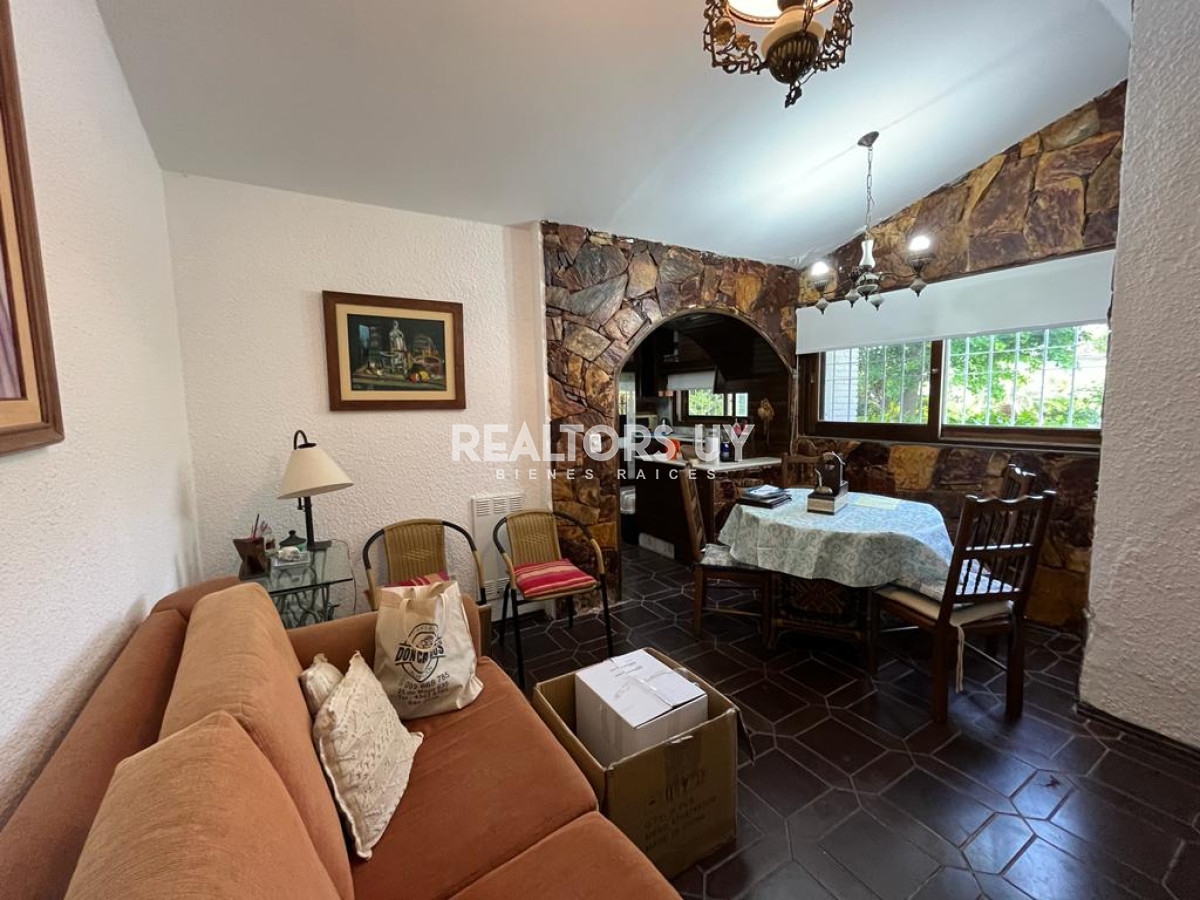 Casa ID.70 - Gran casa estilo tradicional de 4 dormitorios en venta en Playa Mansa