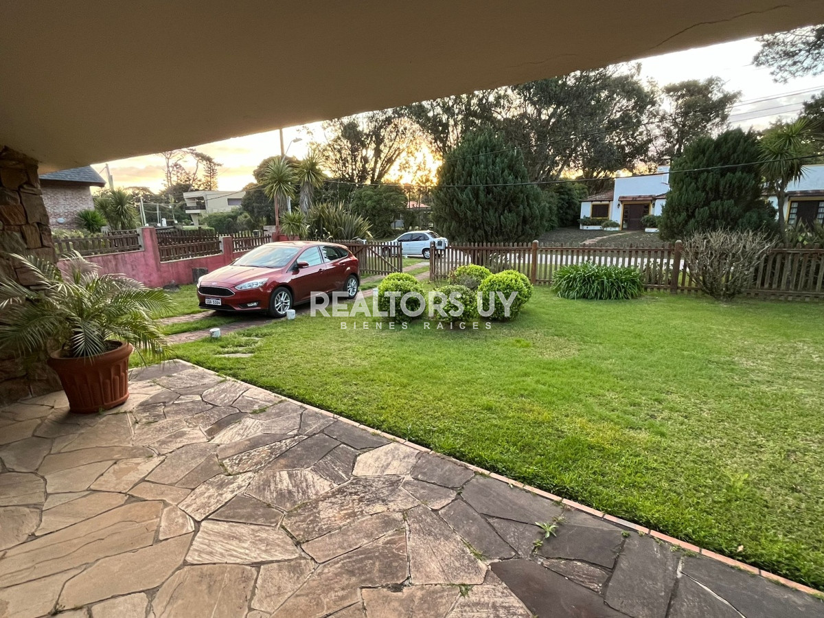 Casa ID.330 - Vende casa de 3 dormitorios en Pinares, Punta del Este 