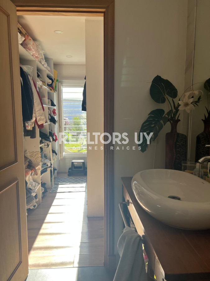 Casa ID.404 - Vende casa de 3 dormitorios moderna en Maldonado, 