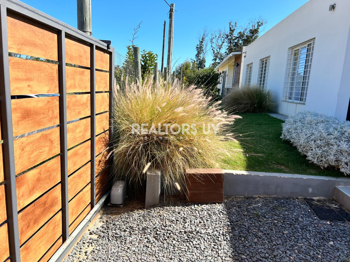 Casa ID.404 - Vende casa de 3 dormitorios moderna en Maldonado, 
