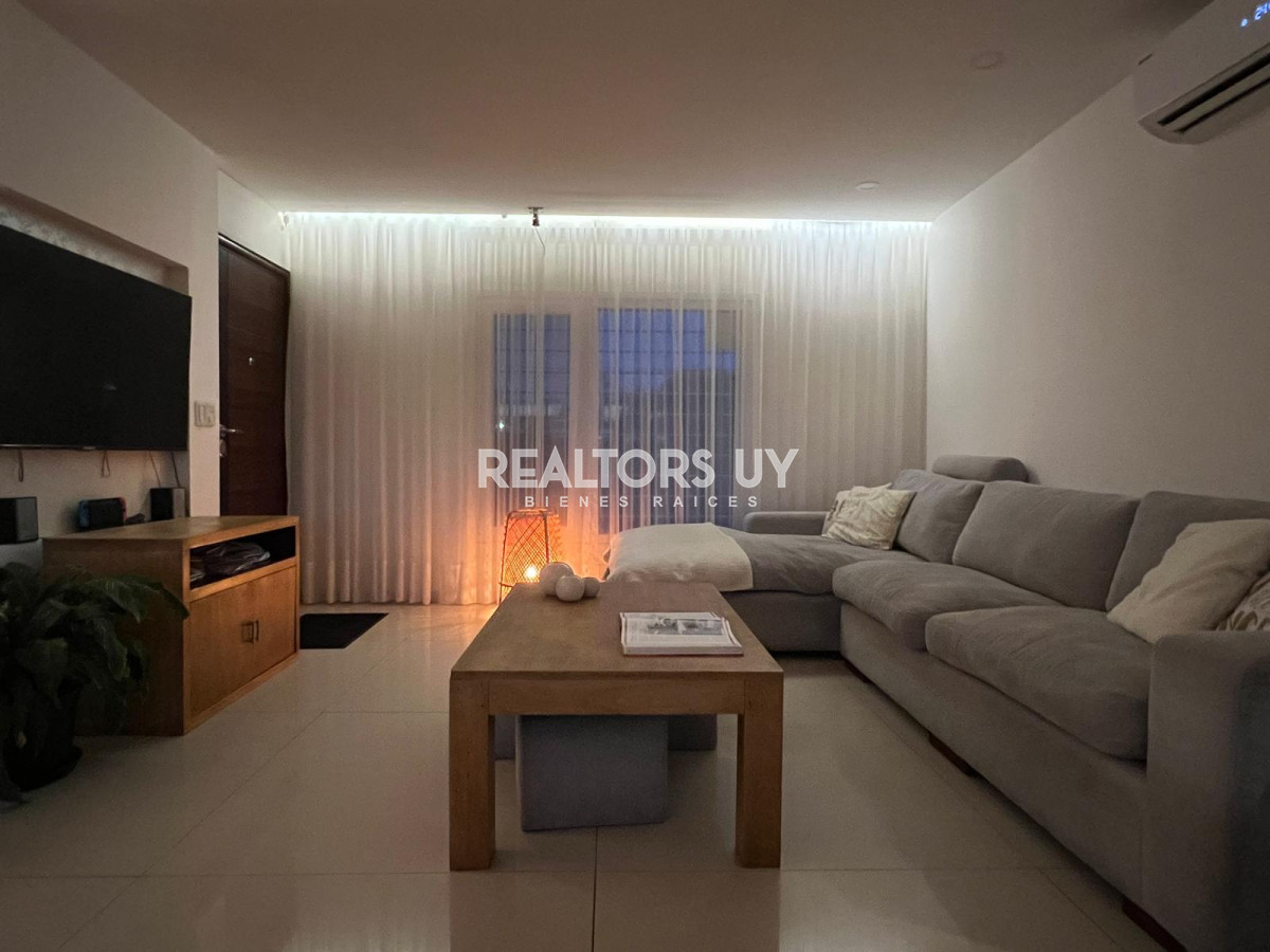 Casa ID.404 - Vende casa de 3 dormitorios moderna en Maldonado, 