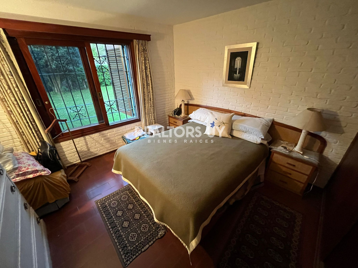 Casa ID.330 - Vende casa de 3 dormitorios en Pinares, Punta del Este 