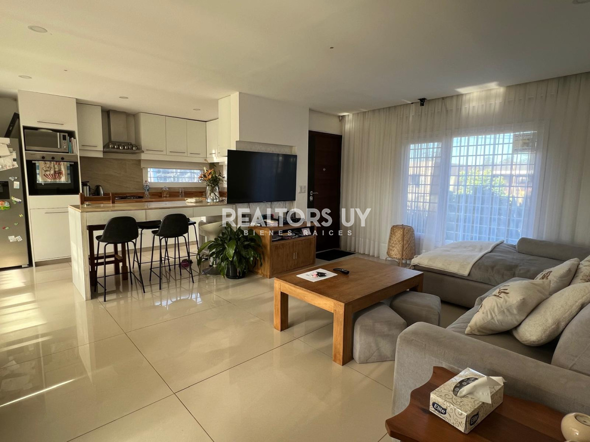 Casa ID.404 - Vende casa de 3 dormitorios moderna en Maldonado, 