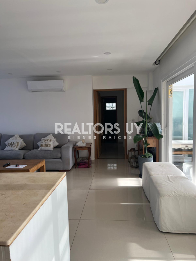 Casa ID.404 - Vende casa de 3 dormitorios moderna en Maldonado, 