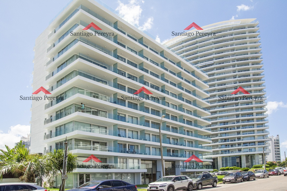 Apartamento ID.12946 - Frente al mar, en excelente ubicación frente a Enjoy, a 50 metros caminando de Playa Mansa. 1 dormitorios con excelente equipamiento.