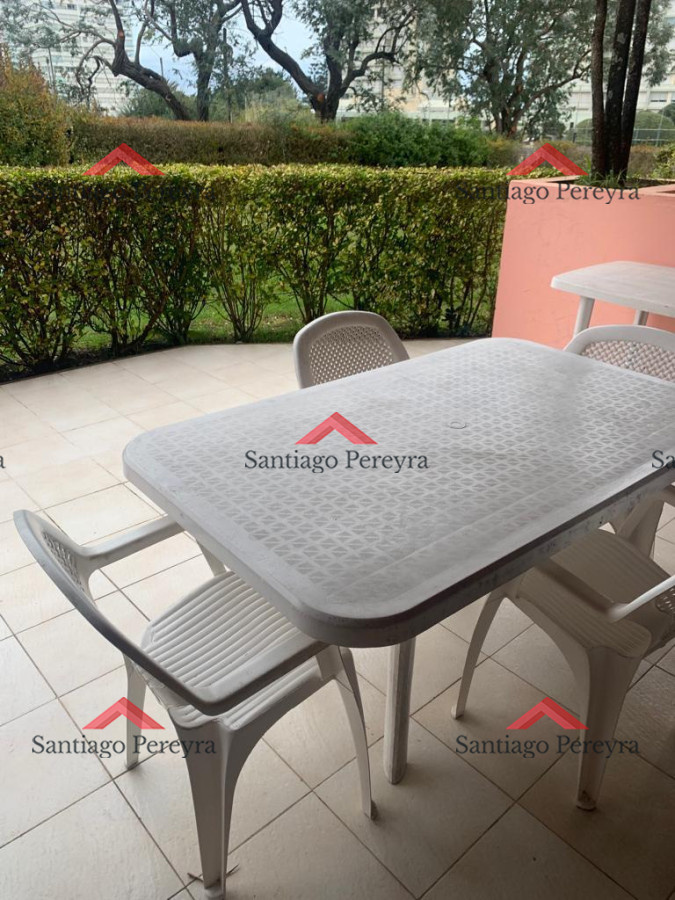 Apartamento ID.14449 - Apartamento de 3 dormitorios, con parrillero y estufa, cerca del mar, Punta del Este