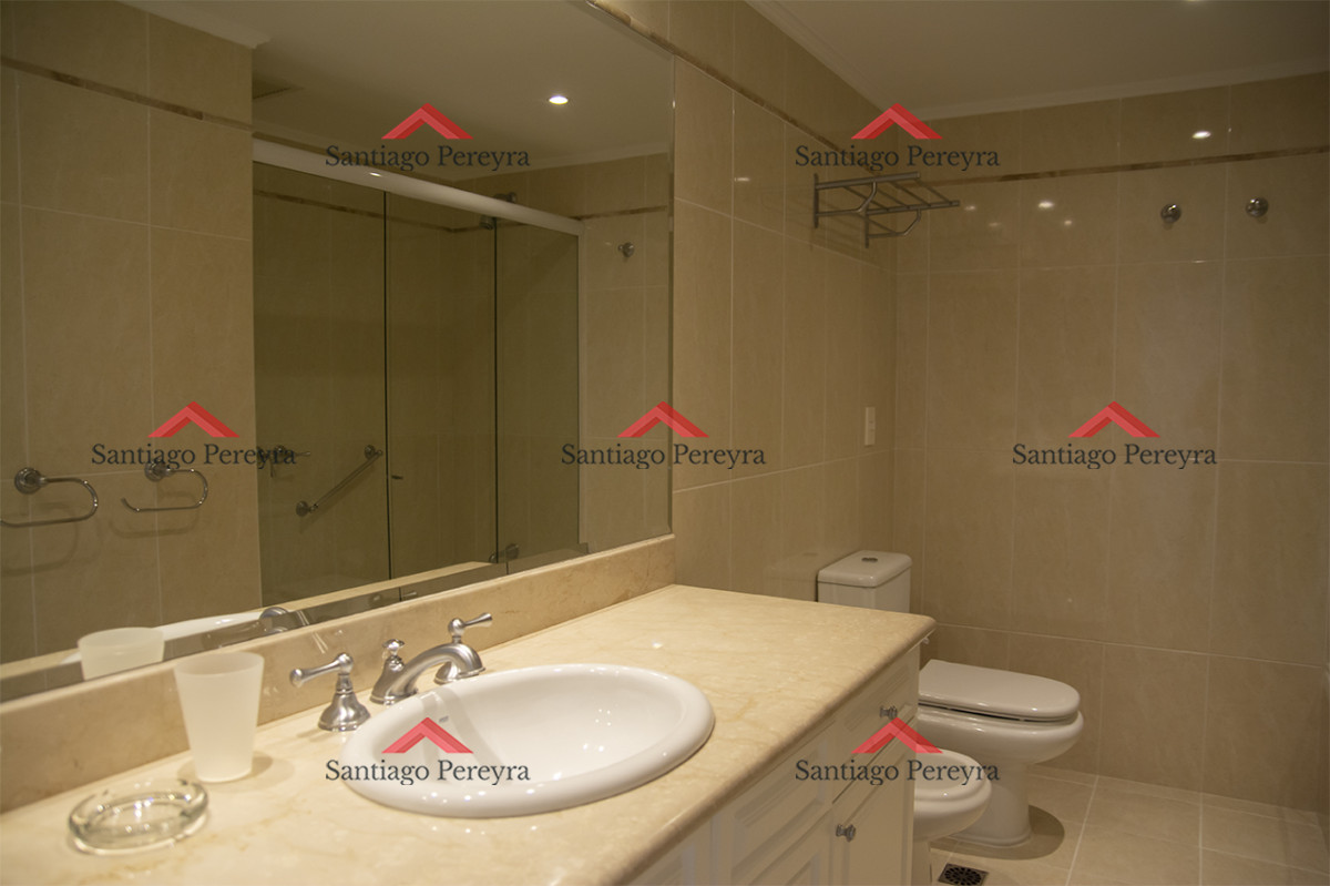 Apartamento ID.8232 - Hermoso Departamento en venta de 3 dormitorios.