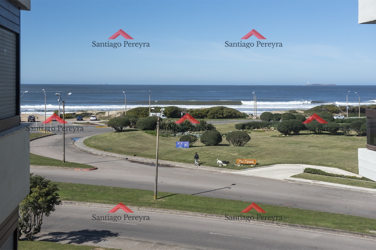 Apartamento ID.15803 - Apartamento en Venta de 2 dormitorios en Edificio Panorama , Punta del este 