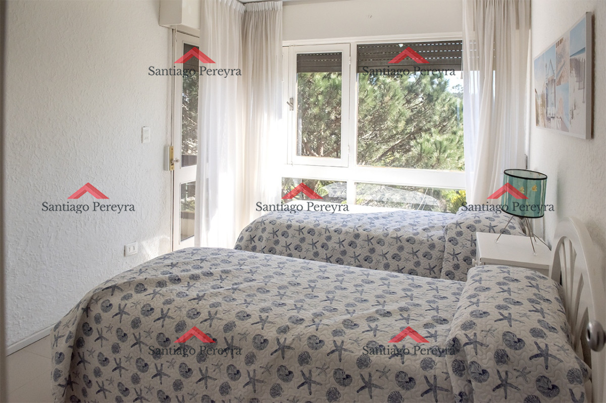 Apartamento ID.15803 - Apartamento en Venta de 2 dormitorios en Edificio Panorama , Punta del este 