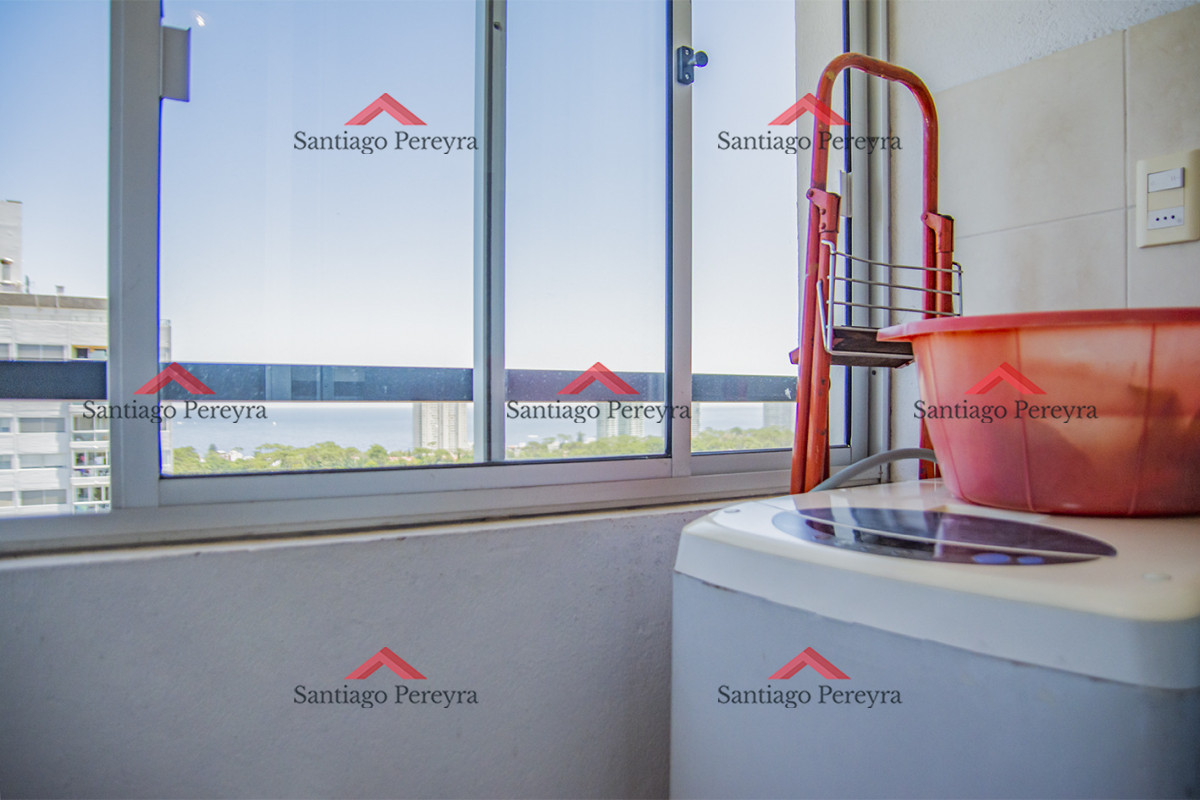 Apartamento ID.16867 - Vende apto de 2 dormitorios con vista al mar en Punta del este