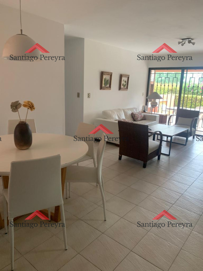 Apartamento ID.14449 - Apartamento de 3 dormitorios, con parrillero y estufa, cerca del mar, Punta del Este