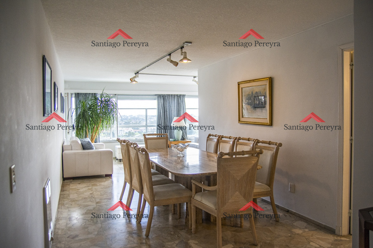 Apartamento ID.14359 - Se vende Hermoso Penthouse frente al mar de 3 dormitorios con barbacoa, Playa Mansa, Punta del Este