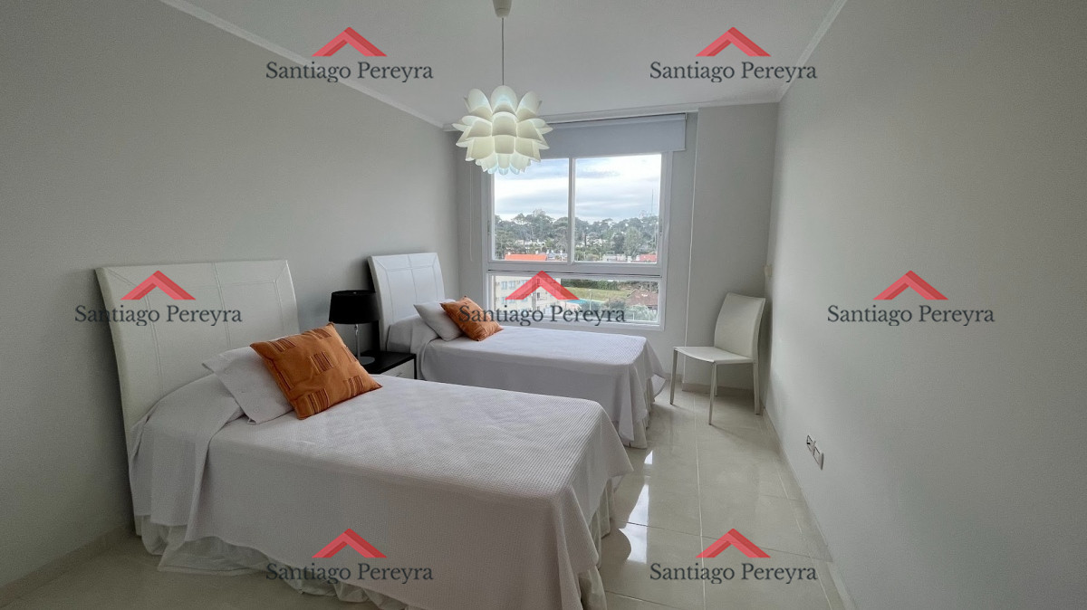Apartamento ID.15793 - Departamento de 2 dormitorios en venta en Le Jardin, Punta del Este