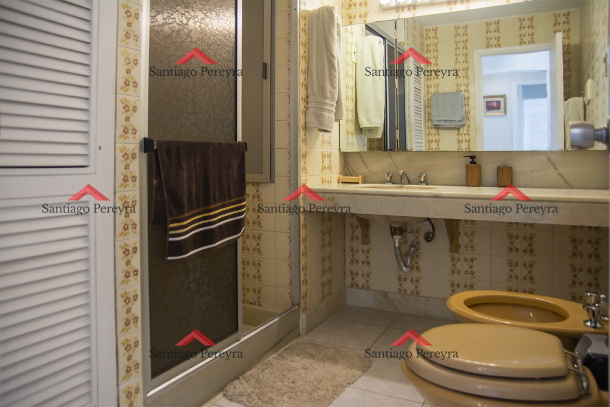 Apartamento ID.14359 - Se vende Hermoso Penthouse frente al mar de 3 dormitorios con barbacoa, Playa Mansa, Punta del Este