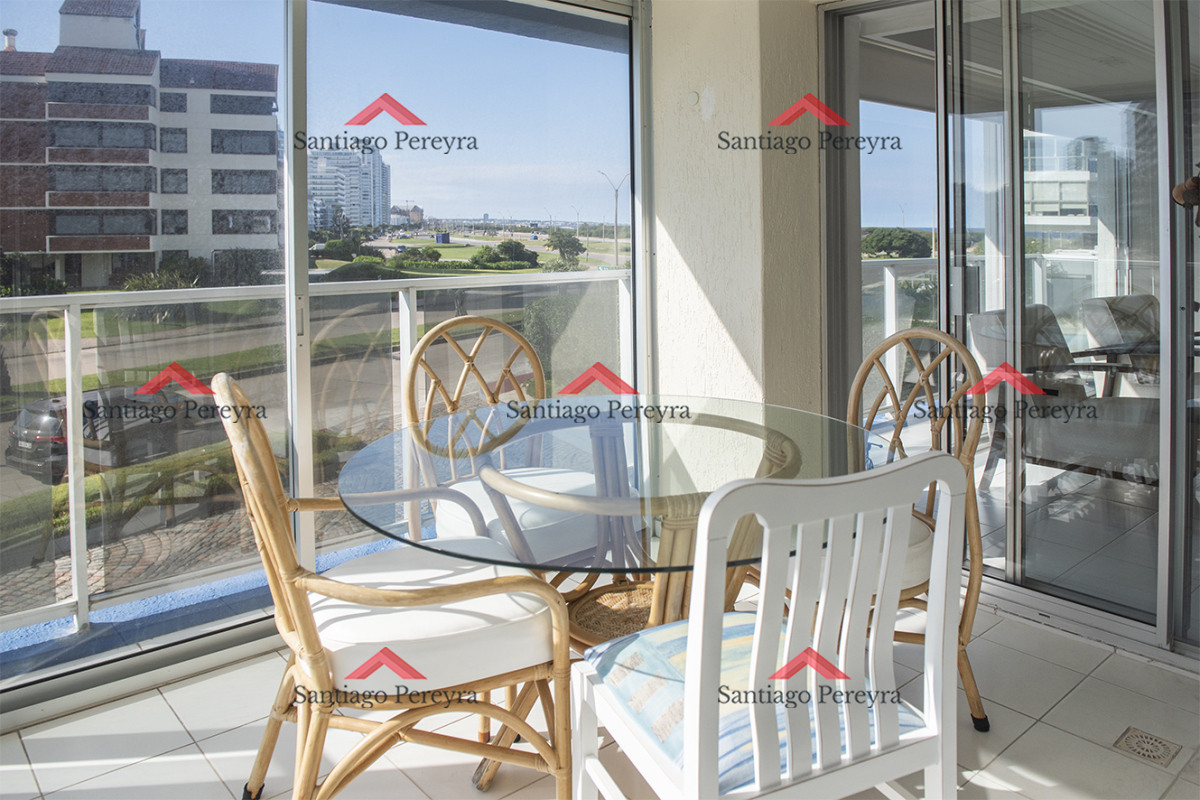 Apartamento ID.16562 - Vende departamento de 3 dormitorios en Ocean Tower, Punta del Este 