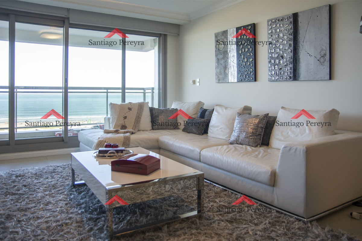 Apartamento ID.14060 - Vende apartamento de 3 dormitorios en Torre Imperiale I, Frente al mar, Punta del Este 