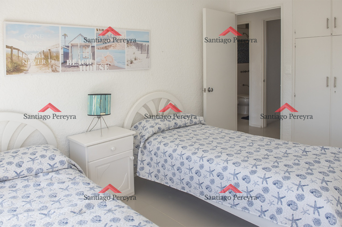 Apartamento ID.15803 - Apartamento en Venta de 2 dormitorios en Edificio Panorama , Punta del este 