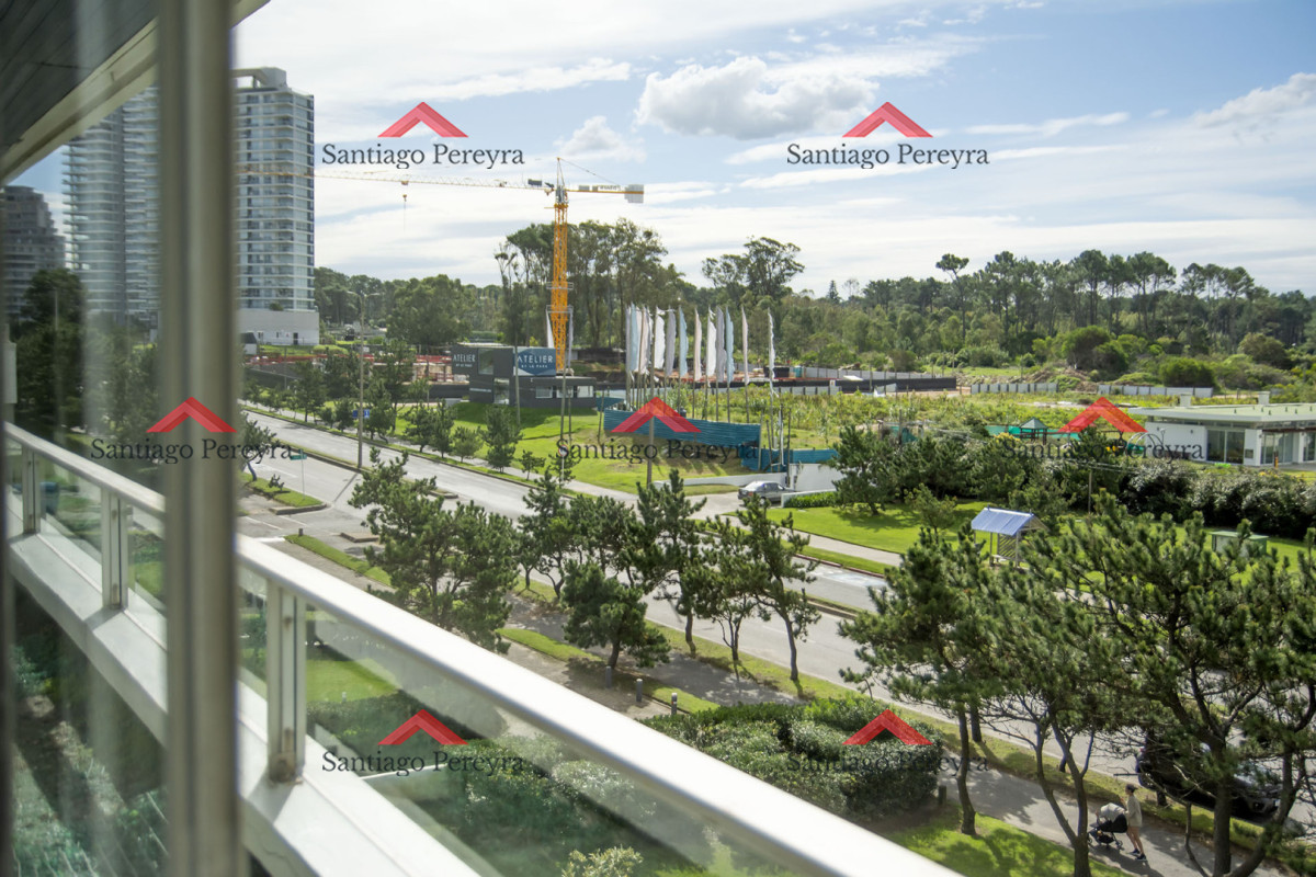 Apartamento ID.16428 - Vende apartamento de 3 dormitorios en Tiburon , Punta del Este