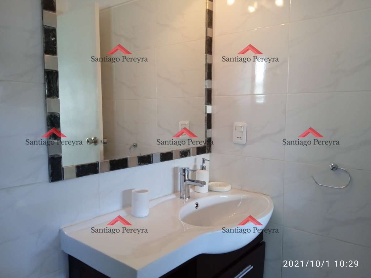 Apartamento ID.8018 - Se Vende Apartamento 2 dormitorios con patio exclusivo. Frente al mar 
