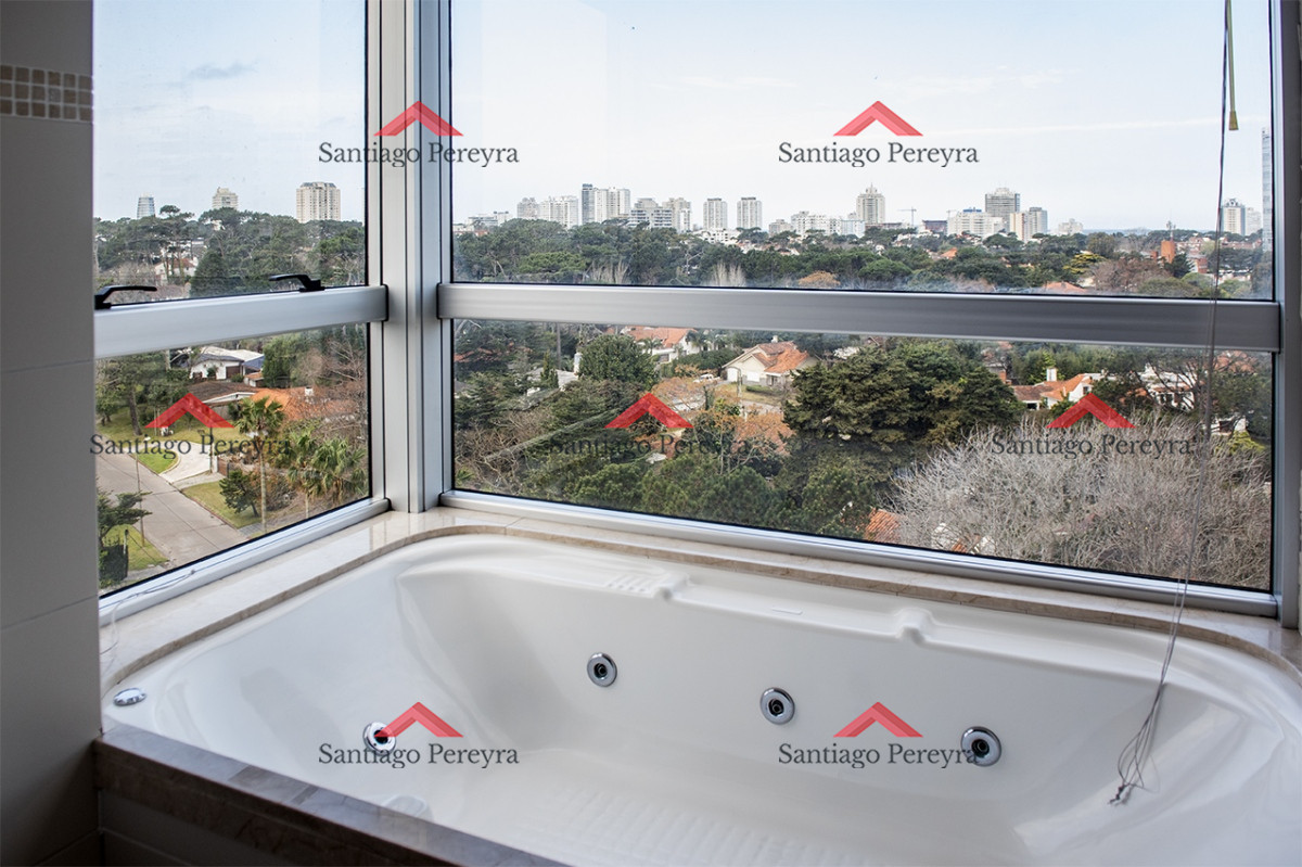 Apartamento ID.14767 - Sea and Forest 3 dormitorios en venta a pasos del mar, playa mansa 