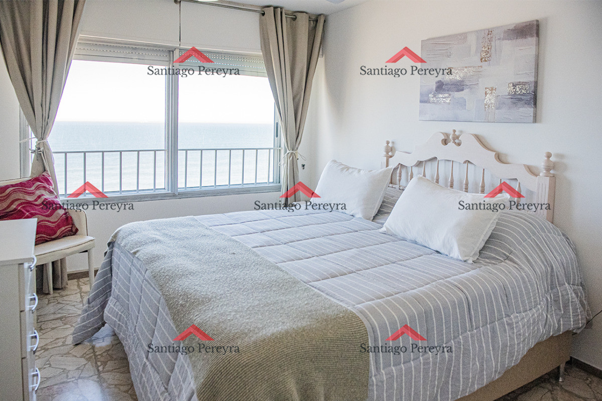 Apartamento ID.17104 - Departamento de 1 dormitorio y medio en venta en Peninsula, vista al mar. 
