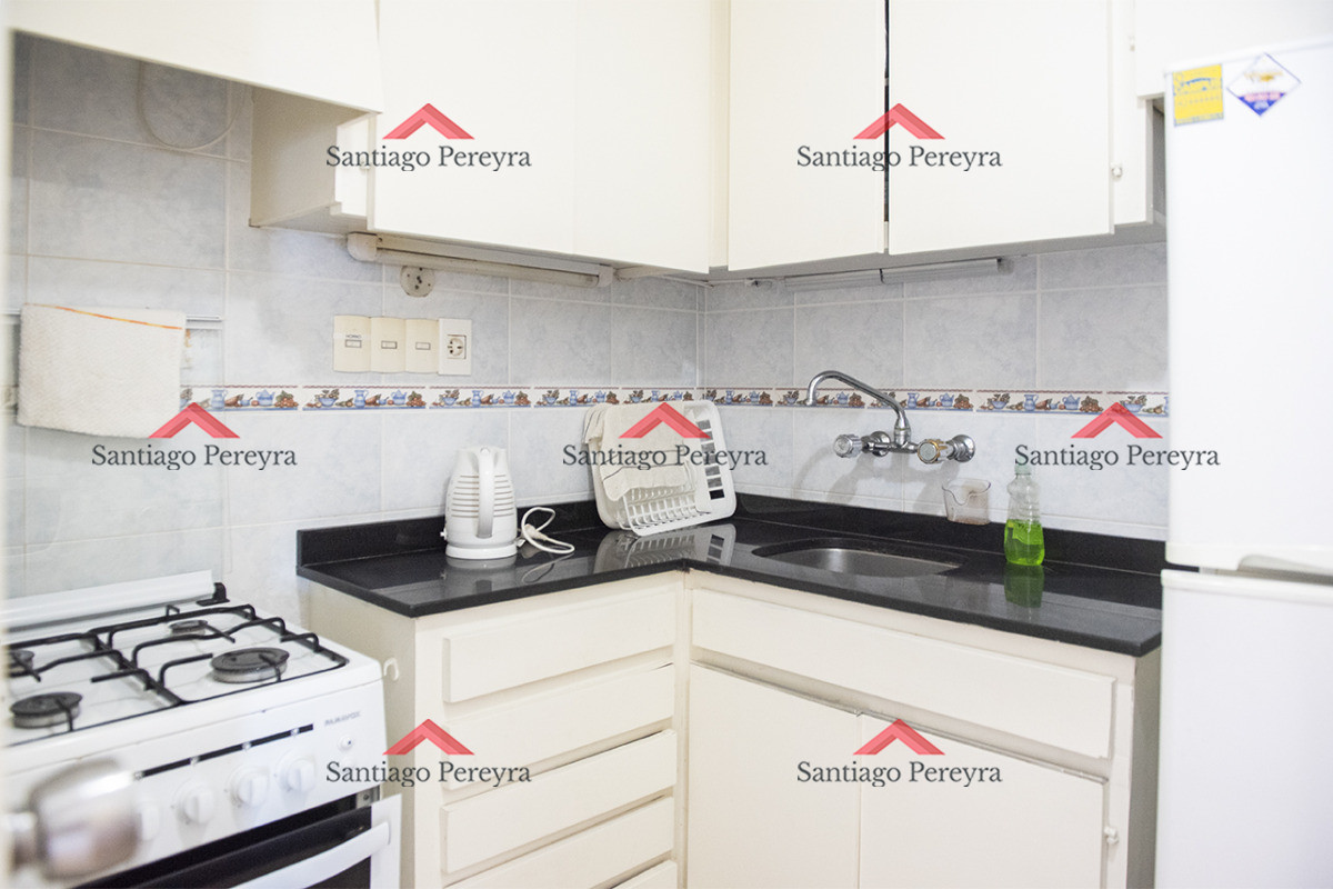 Apartamento ID.17104 - Departamento de 1 dormitorio y medio en venta en Peninsula, vista al mar. 