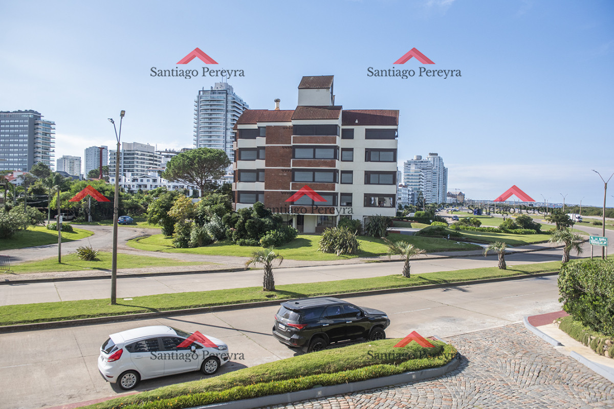 Apartamento ID.16562 - Vende departamento de 3 dormitorios en Ocean Tower, Punta del Este 