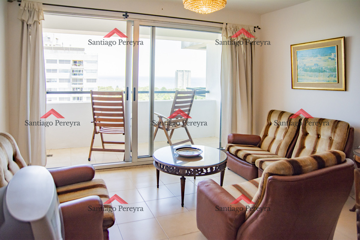 Apartamento ID.16867 - Vende apto de 2 dormitorios con vista al mar en Punta del este