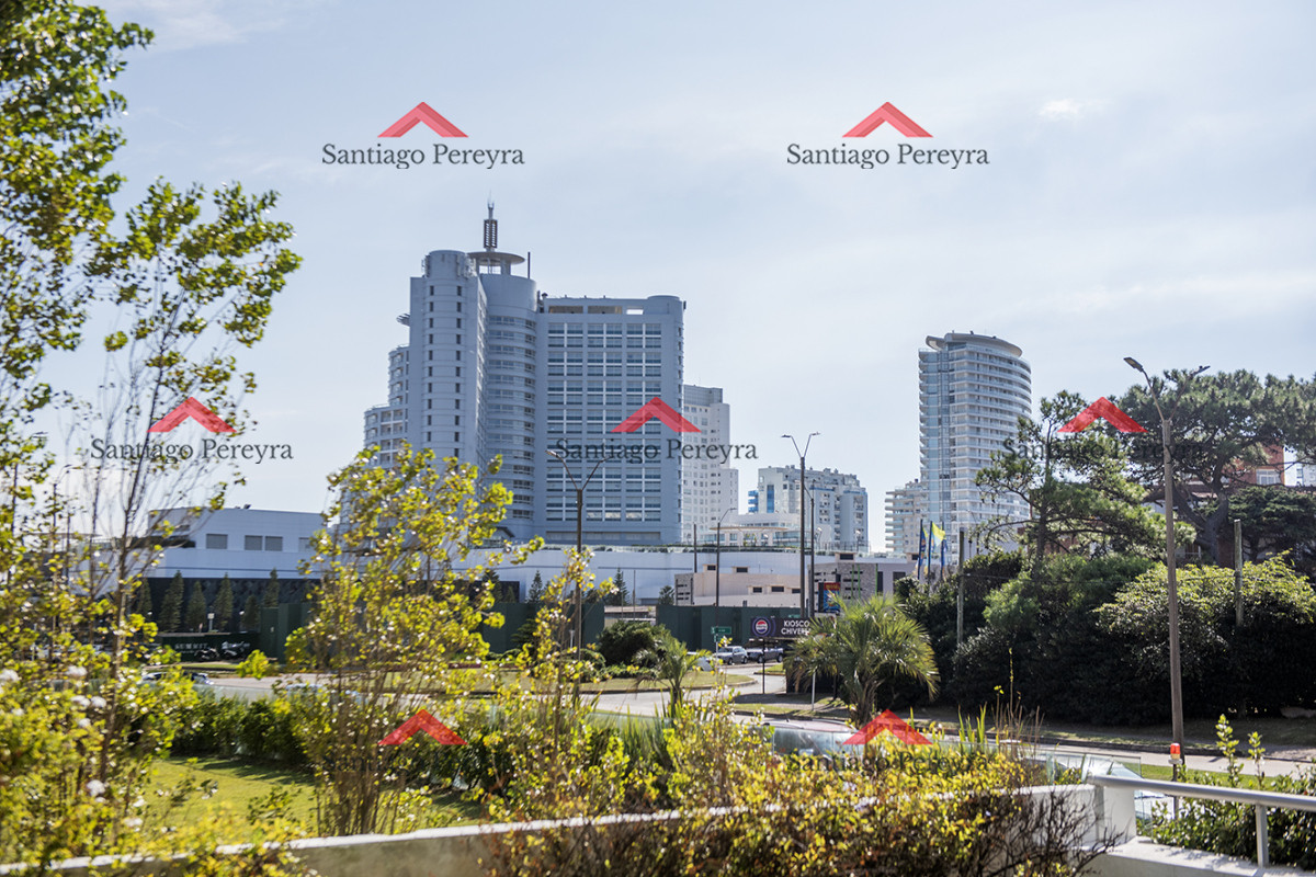 Apartamento ID.16166 - Oportunidad. Vende departamento de 2 dormitorios en Punta del Este