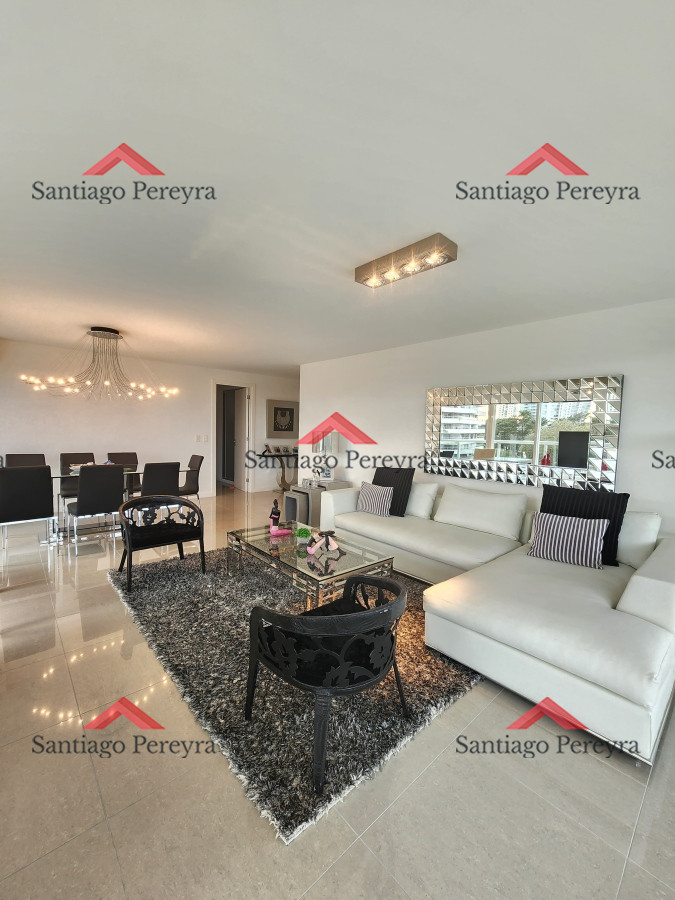Apartamento ID.16240 - Departamento de 3 dormitorios + dependencia en venta en Torre One, Punta del Este.