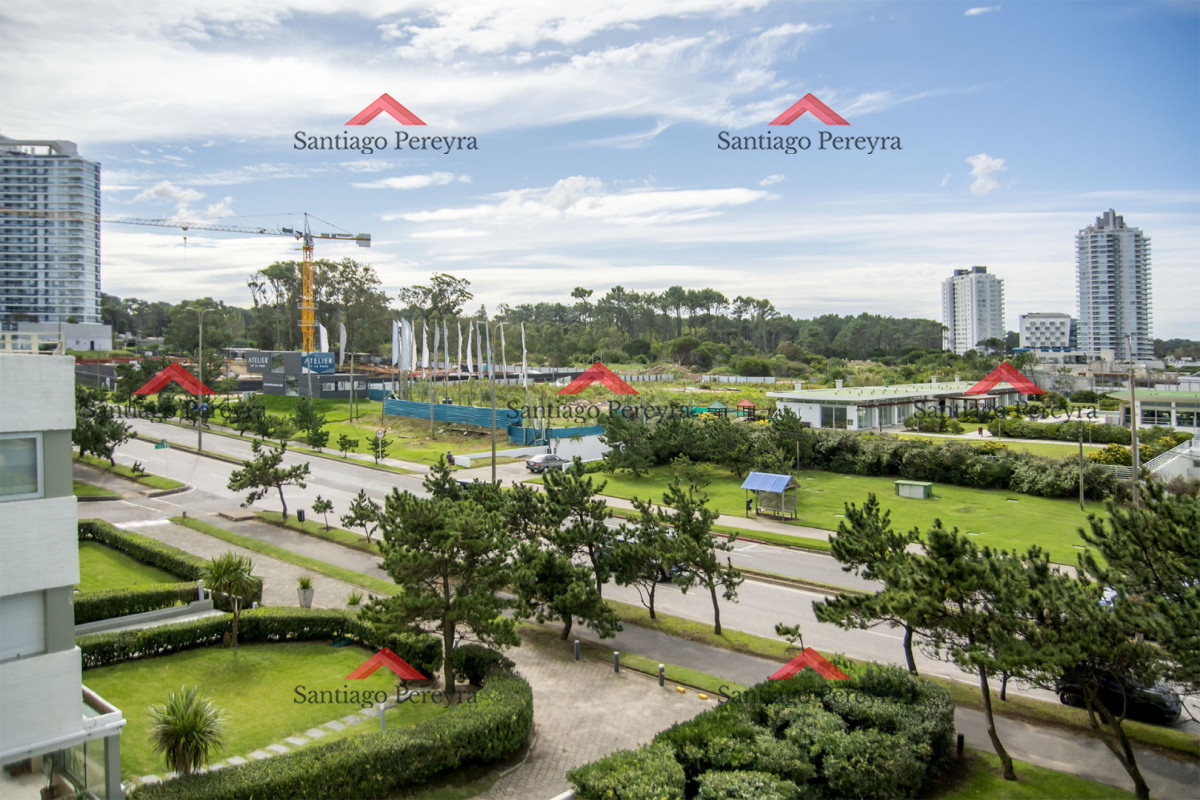 Apartamento ID.16428 - Vende apartamento de 3 dormitorios en Tiburon , Punta del Este