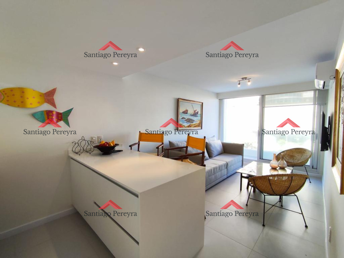 Apartamento ID.12946 - Frente al mar, en excelente ubicación frente a Enjoy, a 50 metros caminando de Playa Mansa. 1 dormitorios con excelente equipamiento.
