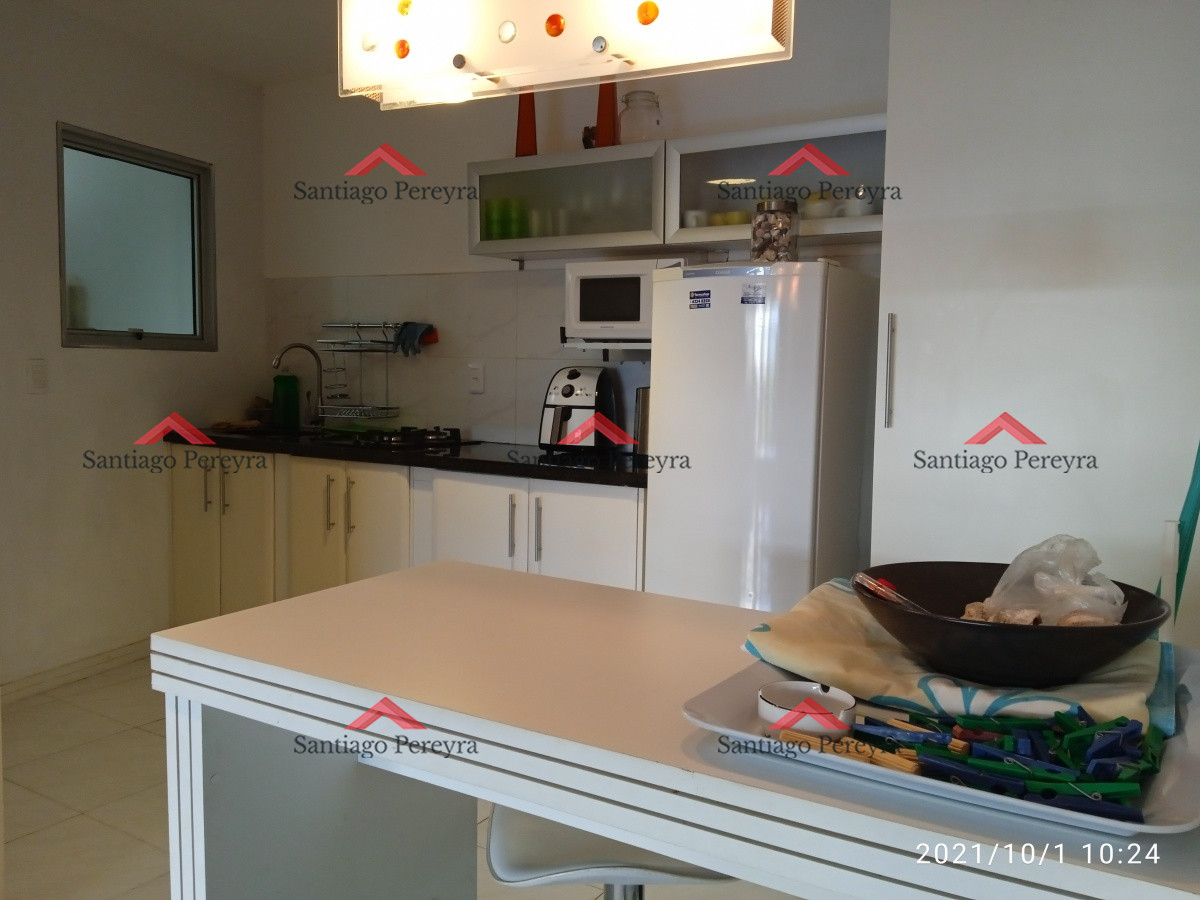 Apartamento ID.8018 - Se Vende Apartamento 2 dormitorios con patio exclusivo. Frente al mar 