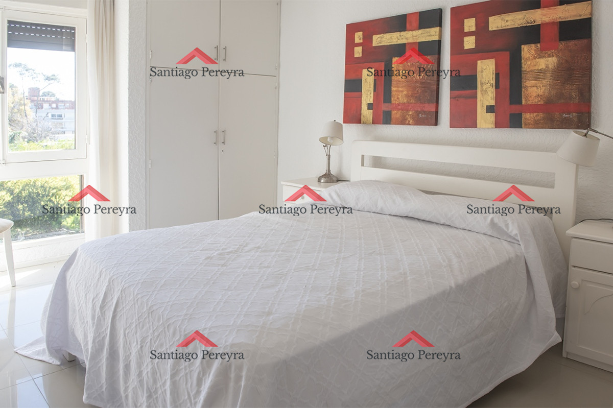 Apartamento ID.15803 - Apartamento en Venta de 2 dormitorios en Edificio Panorama , Punta del este 