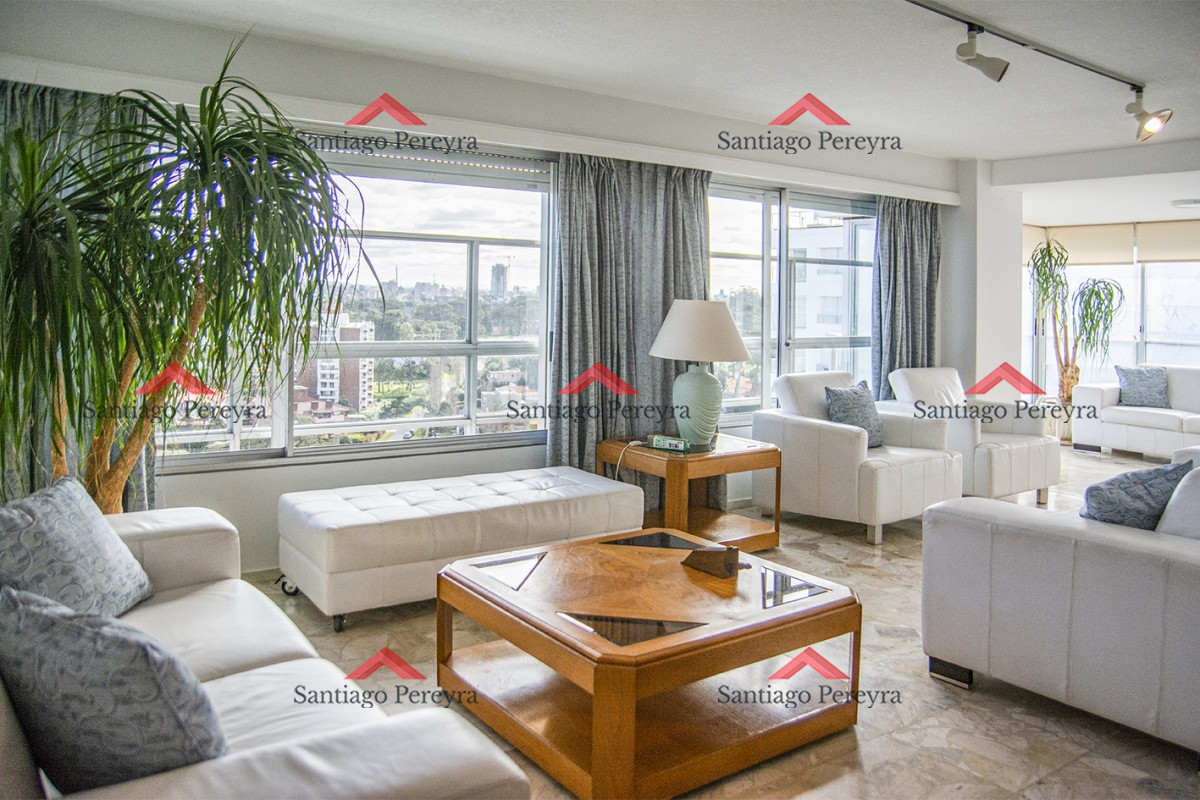 Apartamento ID.14359 - Se vende Hermoso Penthouse frente al mar de 3 dormitorios con barbacoa, Playa Mansa, Punta del Este
