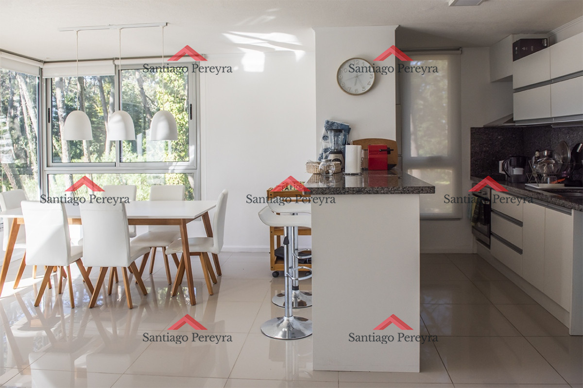 Apartamento ID.15268 - Apartamento en venta en Avenue Roosevelt, 2 dormitorios, bajos gastos comunes 