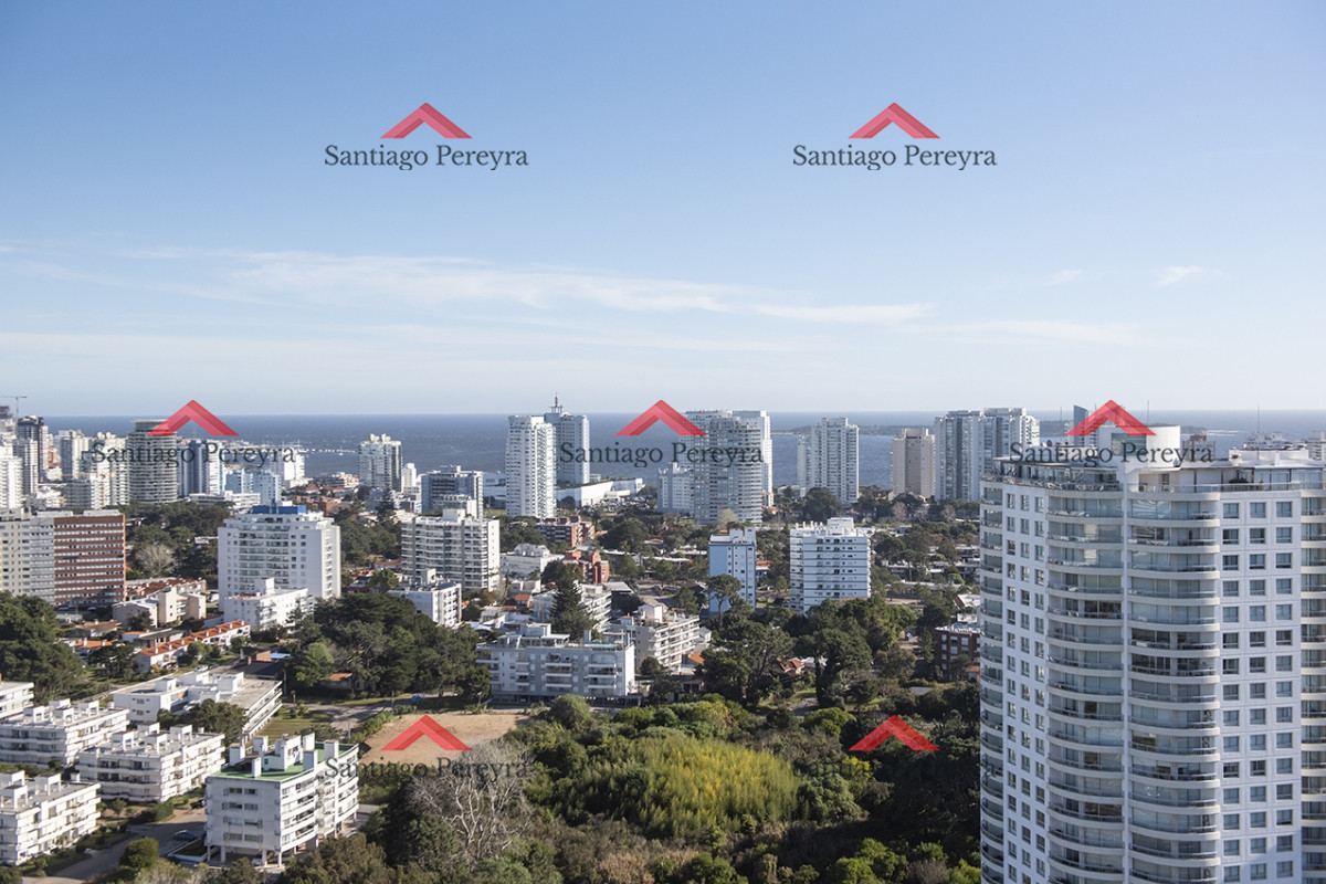 Apartamento ID.16241 - Vende departamento de 3 suites en Punta del Este.