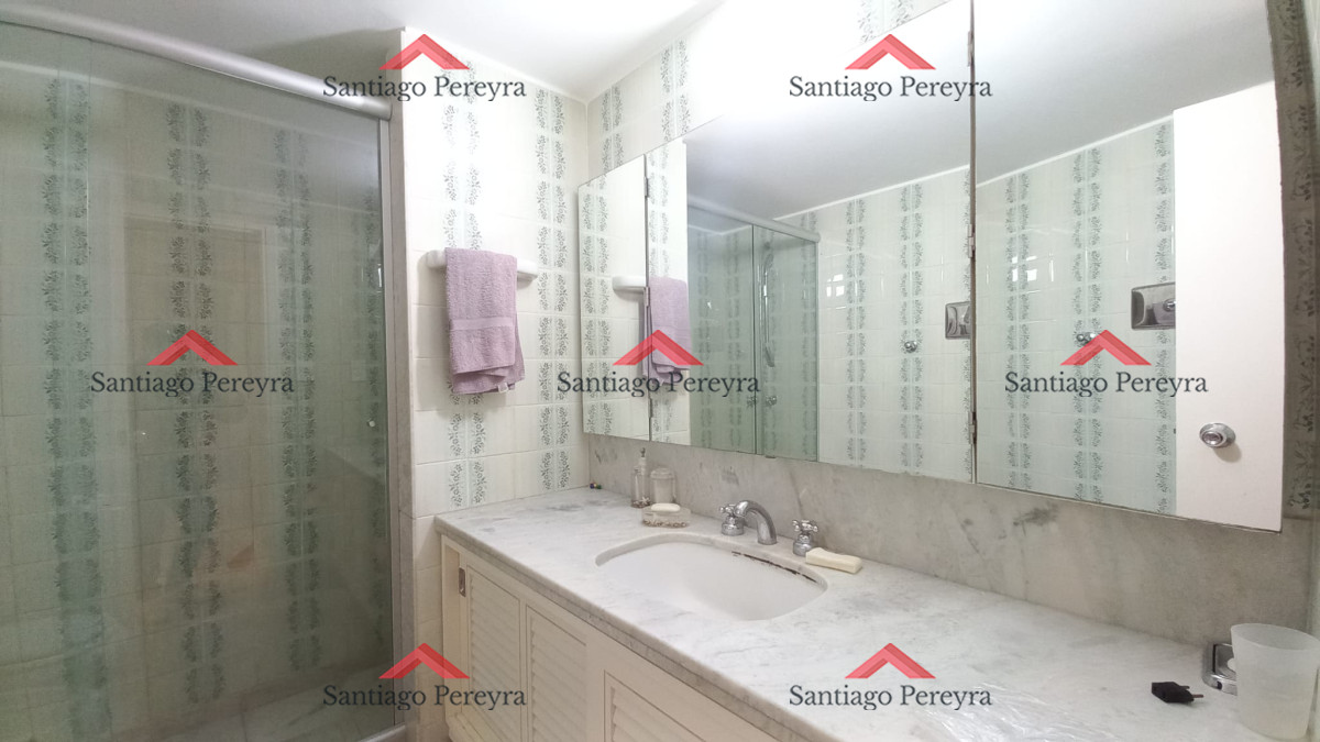 Apartamento ID.17026 - Departamento de 3 dormitorios + dependencia en venta, Playa Mansa. Torre Jefferson,.