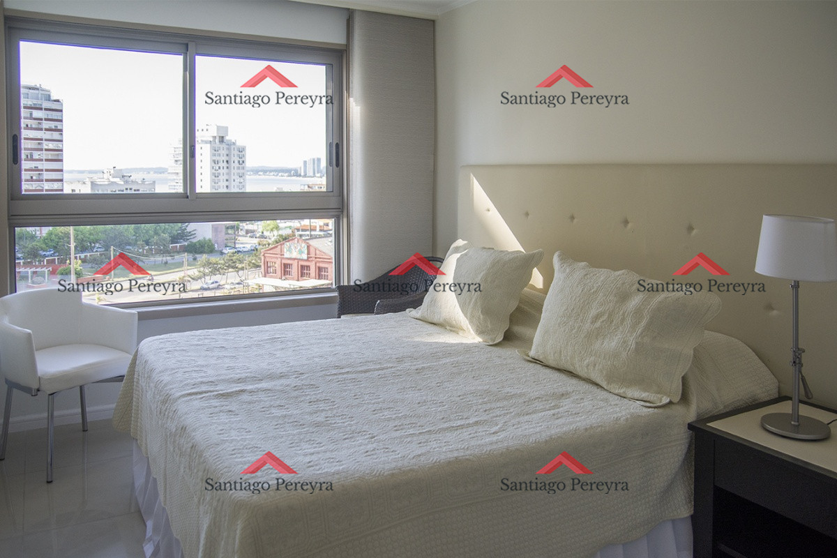 Apartamento ID.14060 - Vende apartamento de 3 dormitorios en Torre Imperiale I, Frente al mar, Punta del Este 